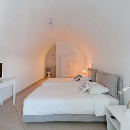 Keti 3* Fira (Santorini)